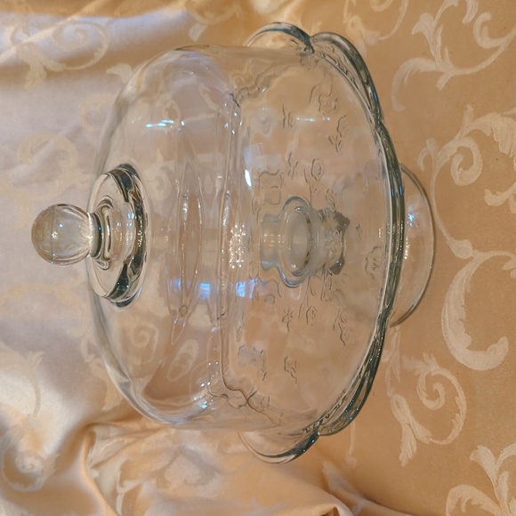 Vintage Anchor Hocking “ Savannah” Cake Stand With Glass Dome  - Picture 2 of 4